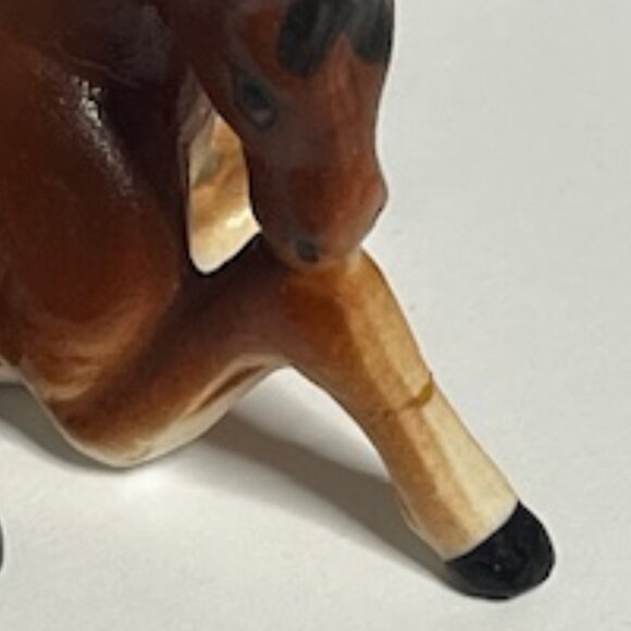 VTG TWO Miniature Horses Porcelain Figurines Glossy Brown Black Standing Sitting - Picture 14 of 15